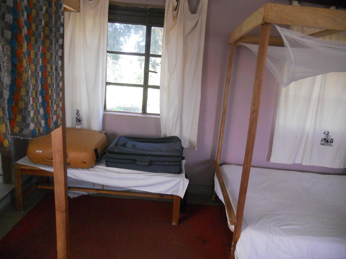 Masaka Backpackers, Tourists Cottage & Campsite Esterno foto