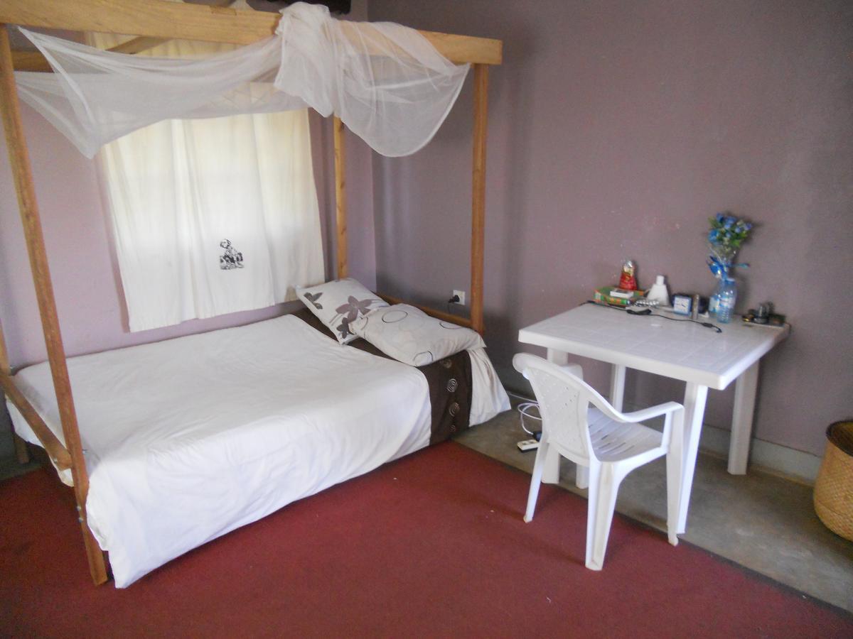 Masaka Backpackers, Tourists Cottage & Campsite Esterno foto