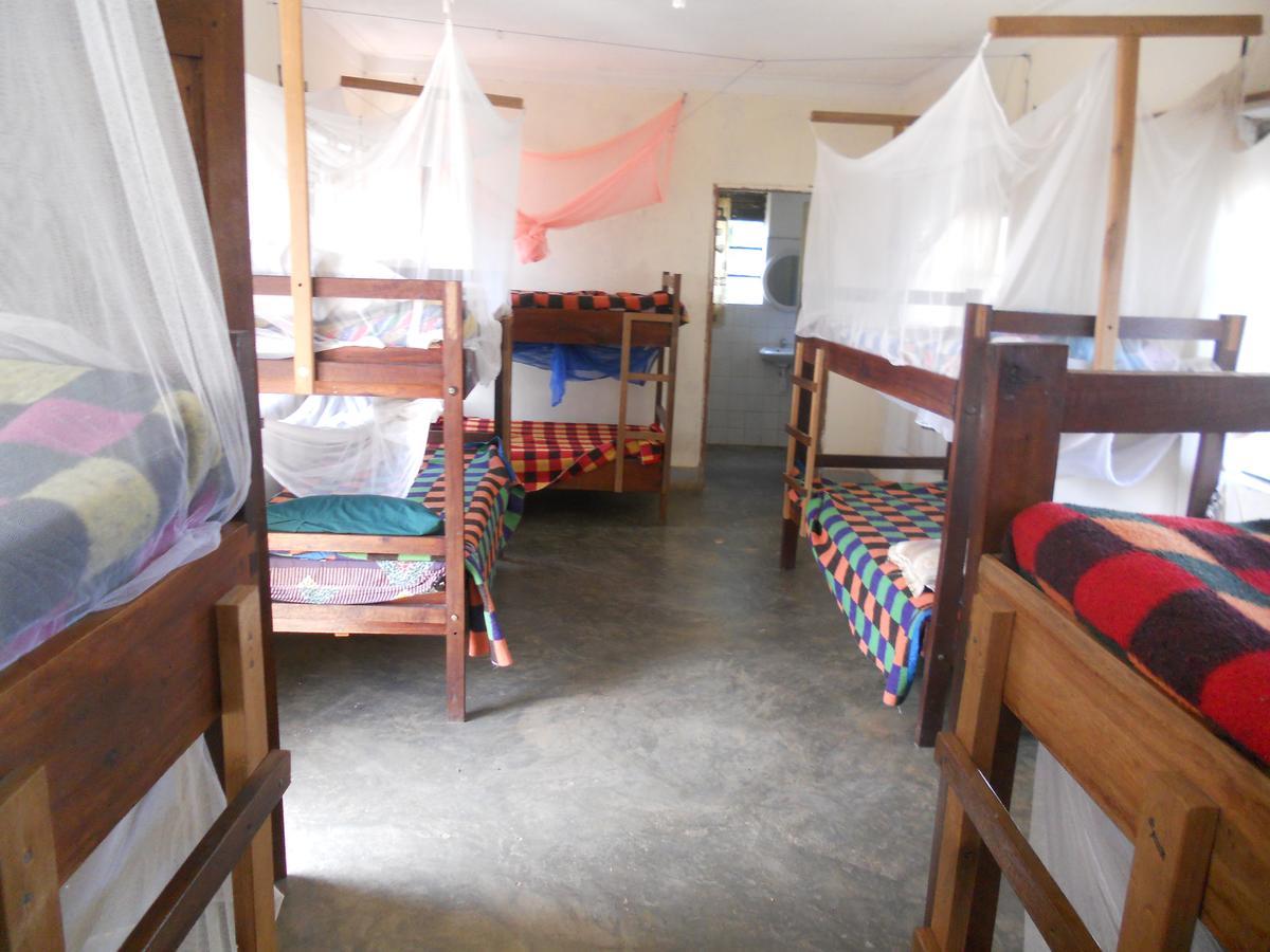 Masaka Backpackers, Tourists Cottage & Campsite Esterno foto